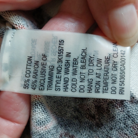 Nygard collection top size large  length from shoulder to bottom is 25, - Picture 8 of 9